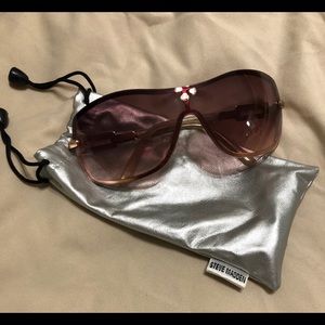 Pre-loved Steve Madden sunglasses